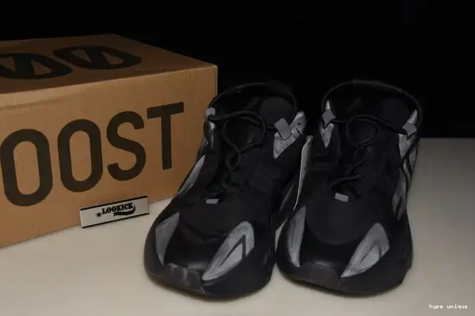 hype 700 FV4440 Black MNVN Adidas Triple Yeezy Boost 0602
